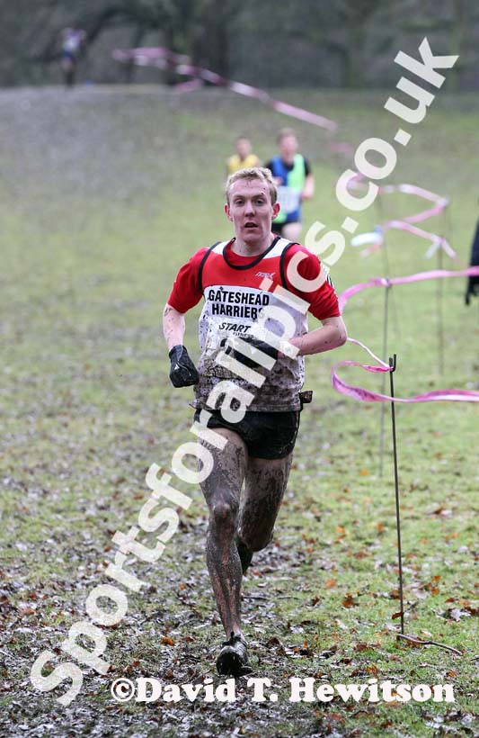 Calum Johnson (Gateshead) on his way to victory in the under-20 mens Northern Cross Country Champs, Knowsley Safari Park. Photo: David T. Hewitson/Sports for All Pics